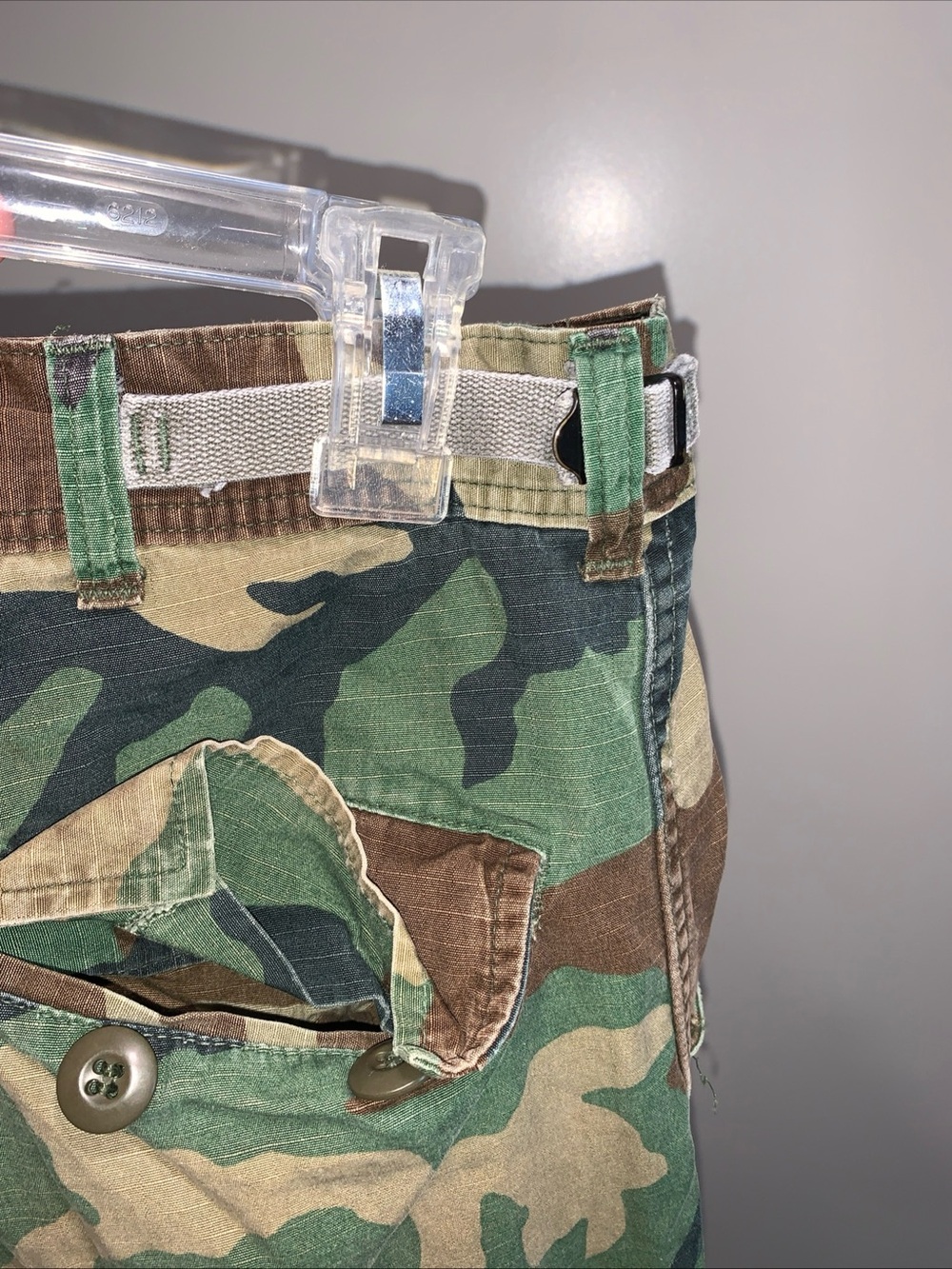 Women’s Straight Leg Cargo Pants size medium - Green Camo inseam 30 inches 232 - Picture 7 of 9